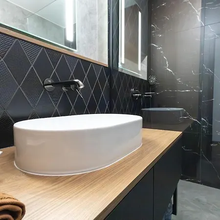 شقة New Designer With Large Terrace تشيسكي بوديوفيتسه